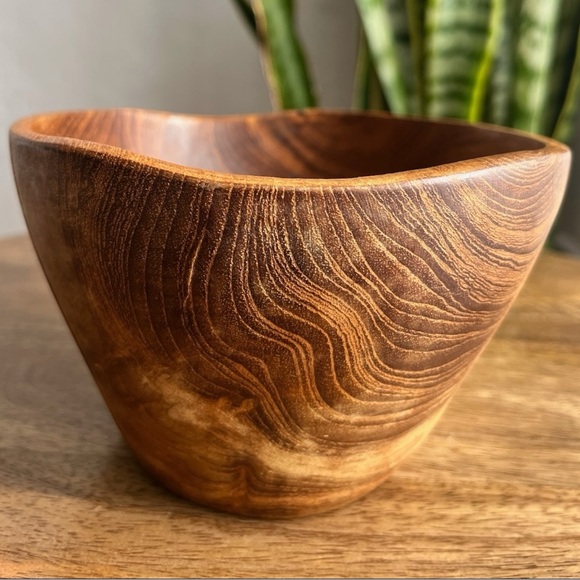 Pair of Carved Wooden Nesting Bowls - Picture 4 of 11